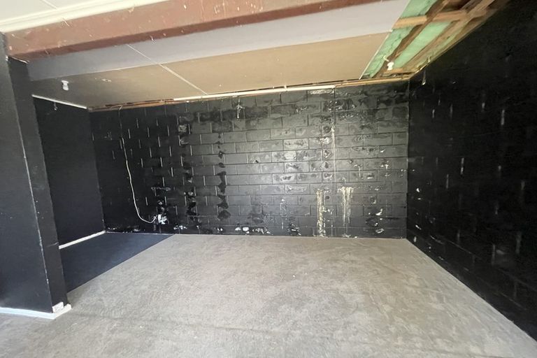 Photo of property in 305 Don Buck Road, Massey, Auckland, 0614