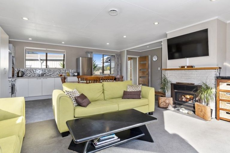 Photo of property in 1 Kaiwha Road, Welcome Bay, Tauranga, 3175