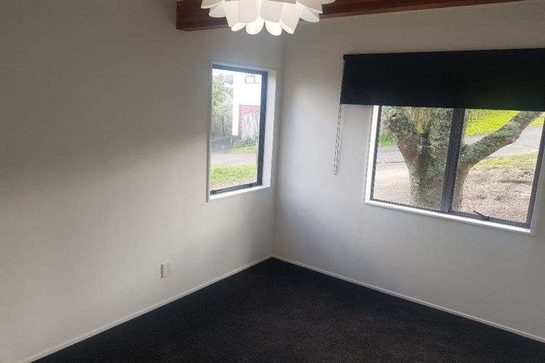 Photo of property in 1/22 Valecrest Place, Bayview, Auckland, 0629