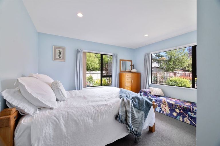 Photo of property in 2 Fadges Lane, Bryndwr, Christchurch, 8053