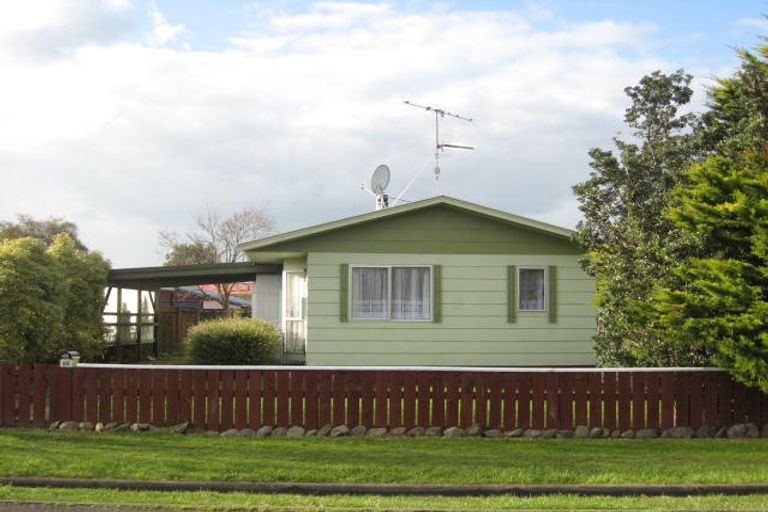 Photo of property in 66 Victoria Street, Carterton, 5713