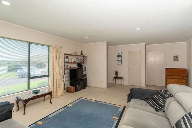 Photo of property in 95 Grosvenor Gardens, Flagstaff, Hamilton, 3210