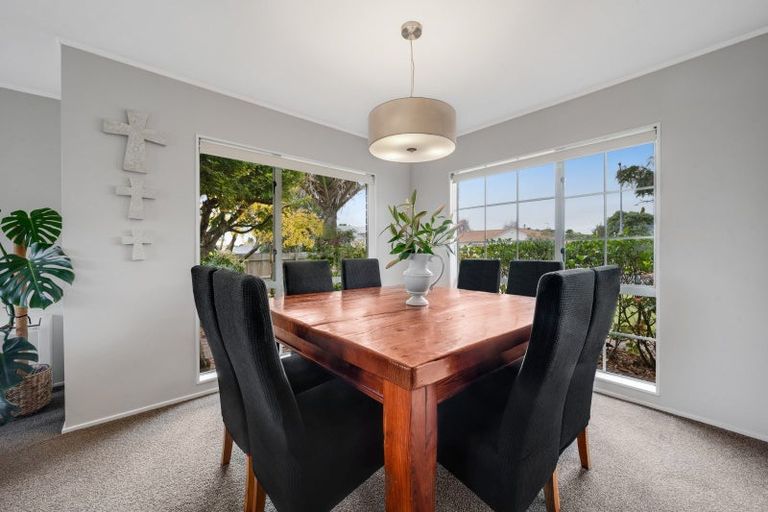 Photo of property in 18 Matterhorn Crescent, Northpark, Auckland, 2013