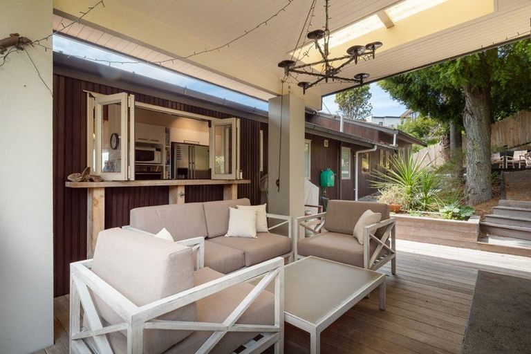 Photo of property in 22 Surville Place, Mairangi Bay, Auckland, 0630