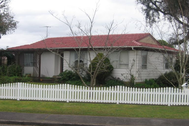 Photo of property in 4 Lipton Grove, Opaheke, Papakura, 2113