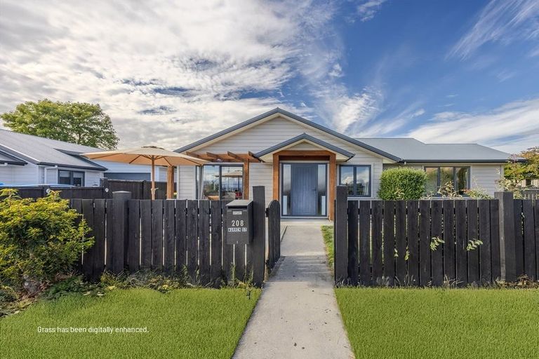 Photo of property in 208 Warren Street, Wanaka, 9305
