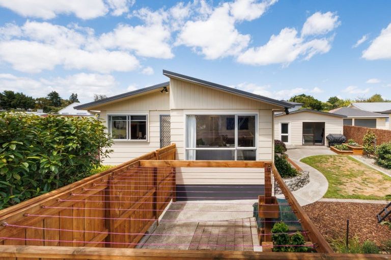 Photo of property in 2 Capri Place, Awapuni, Palmerston North, 4412