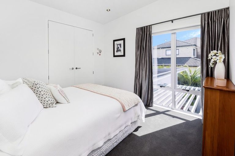 Photo of property in 15 Oceania Place, Mellons Bay, Auckland, 2014