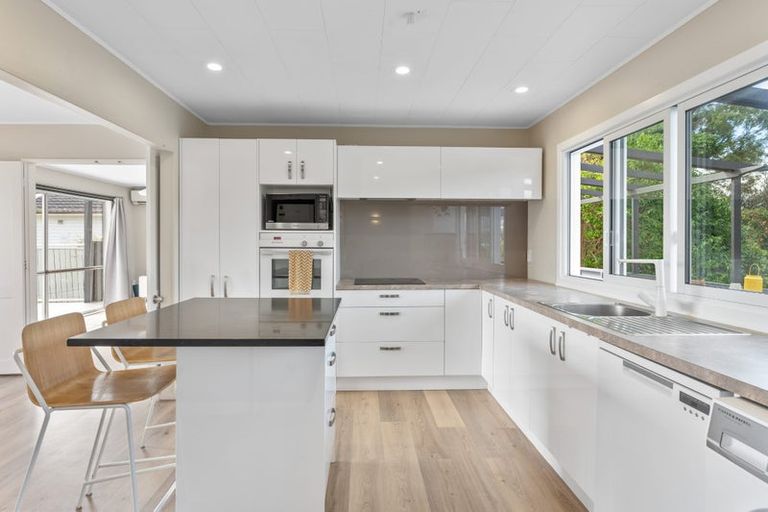 Photo of property in 140 Matai Road, Raumati Beach, Paraparaumu, 5032