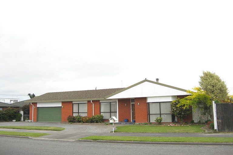 Photo of property in 25 Radiata Avenue, Parklands, Christchurch, 8083