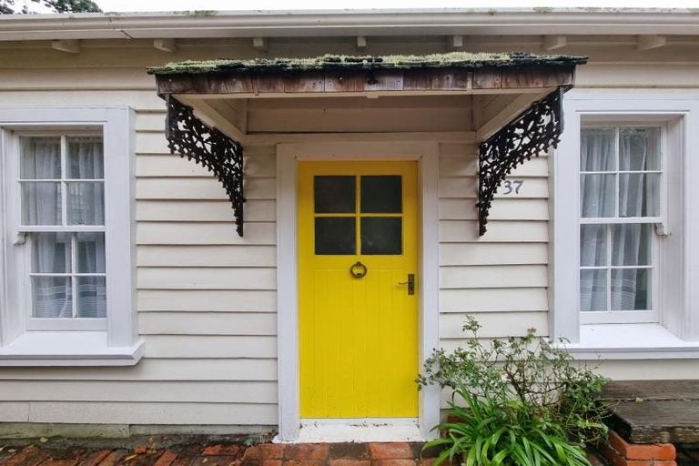 Photo of property in 37 Glenbervie Terrace, Thorndon, Wellington, 6011