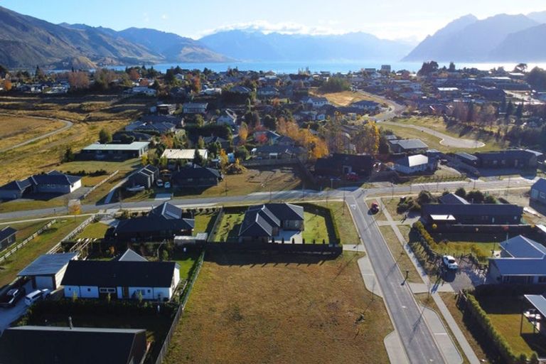 Photo of property in 17 Sentinel Drive, Lake Hawea, 9382