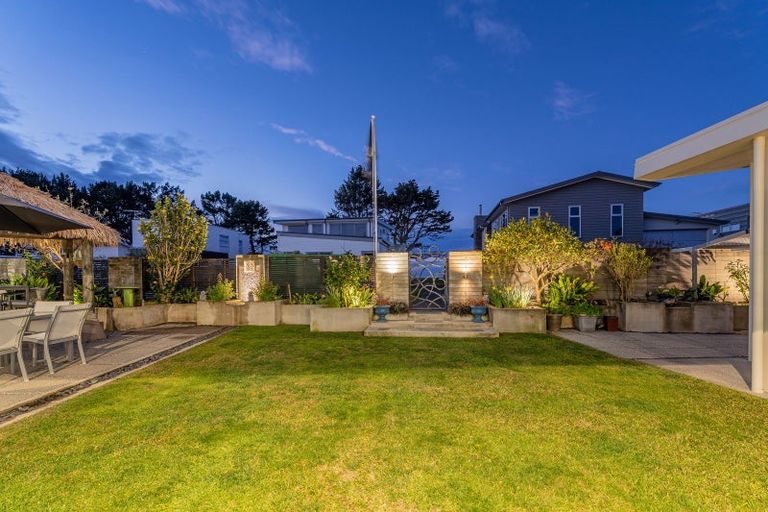 Photo of property in 166 Sands Crescent, Matarangi, Whitianga, 3592