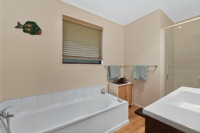 Photo of property in 1 Field Terrace, Okiwi Bay, 7193