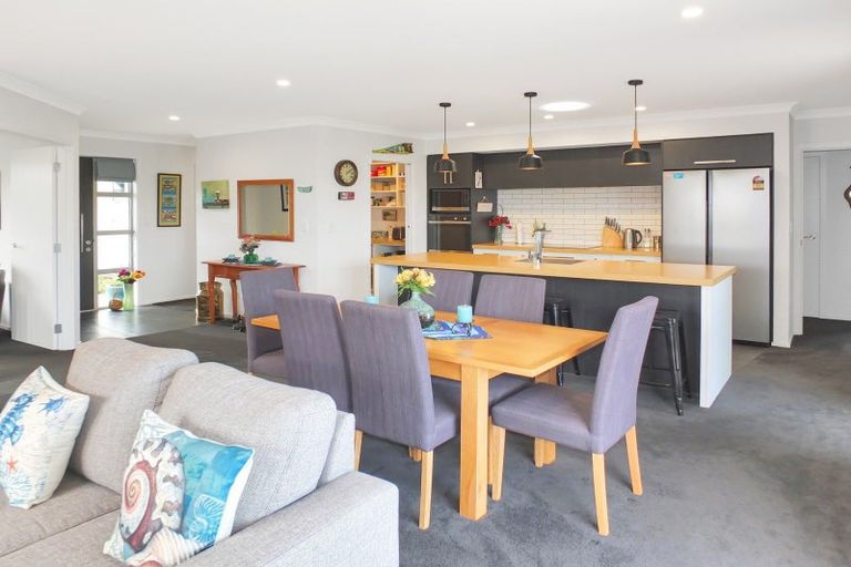 Photo of property in 10 Godwit Court, Foxton Beach, Foxton, 4815