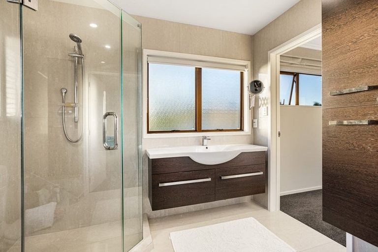 Photo of property in 32 Cockle Bay Road, Cockle Bay, Auckland, 2014