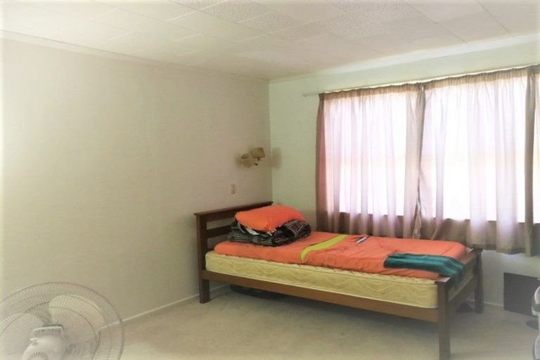 Photo of property in 2/233 Birkdale Road, Birkdale, Auckland, 0626