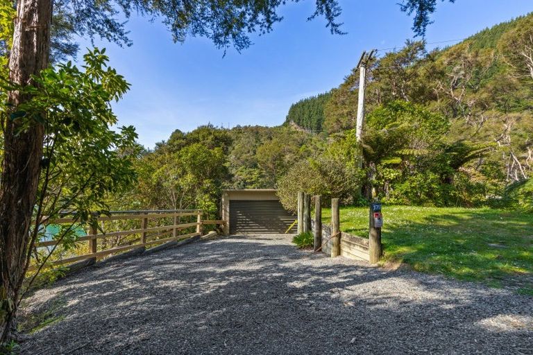 Photo of property in 1703 Kenepuru Road, Te Mahia, Picton, 7282