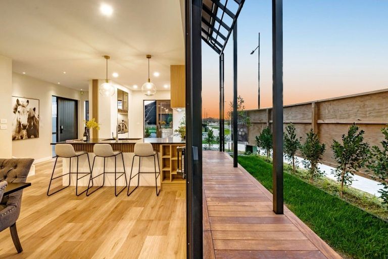 Photo of property in 1 Dorset Down Drive, Karaka, 2580