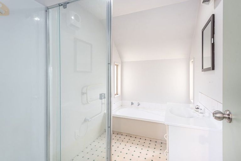 Photo of property in 4/17 Longley Place, Addington, Christchurch, 8024