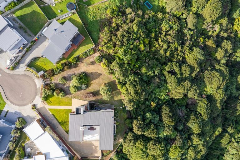 Photo of property in 7 Lily Close, Camborne, Porirua, 5026