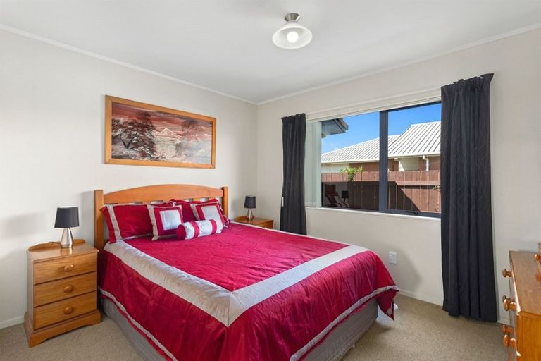 Photo of property in 15 Edgewater Grove, Whakatane, 3120