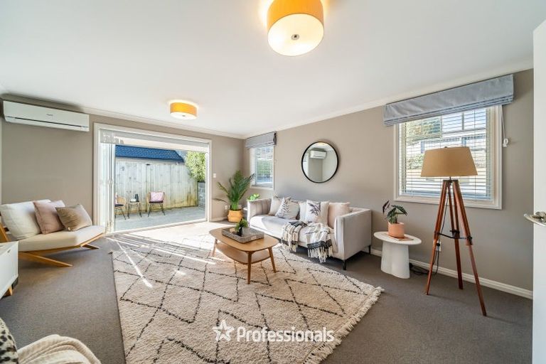 Photo of property in 14 Ronald Scott Grove, Riverstone Terraces, Upper Hutt, 5018
