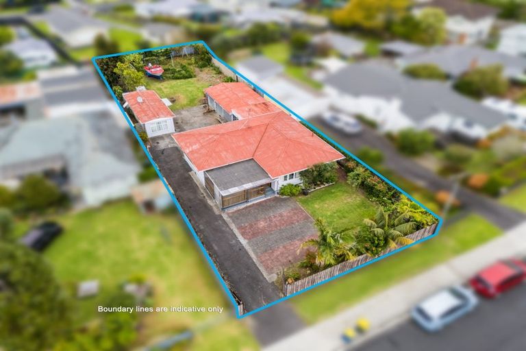 Photo of property in 7 Enderby Drive, Te Atatu Peninsula, Auckland, 0610