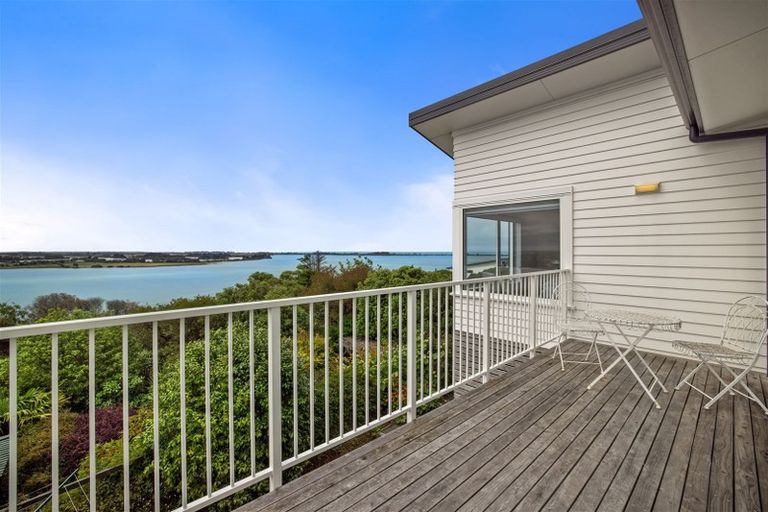 Photo of property in 43 Saint Andrews Hill Road, Mount Pleasant, Christchurch, 8081