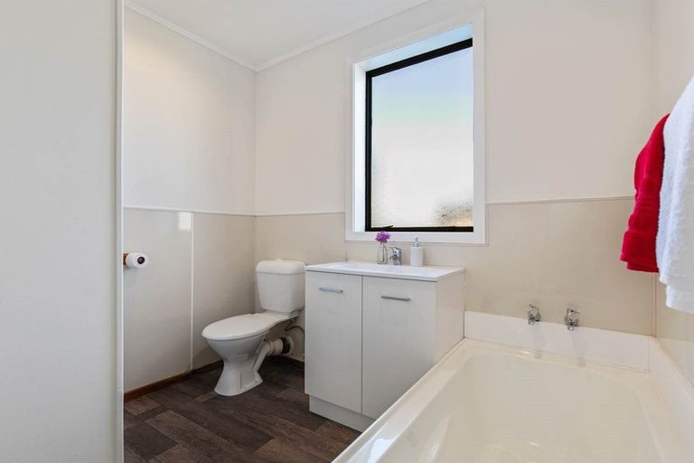 Photo of property in 90 Porchester Road, Papakura, 2110