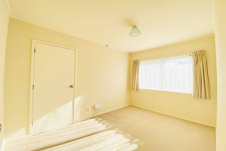 Photo of property in 38 West Fairway, Golflands, Auckland, 2013