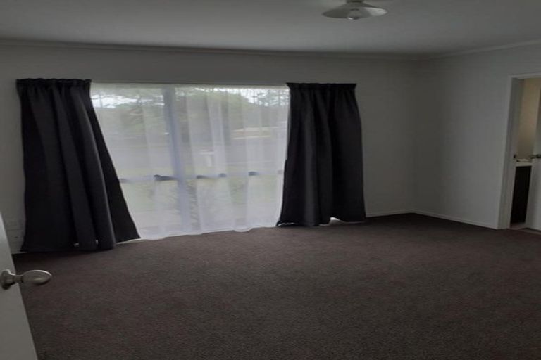 Photo of property in 3 Oakhaven Place, Ranui, Auckland, 0612