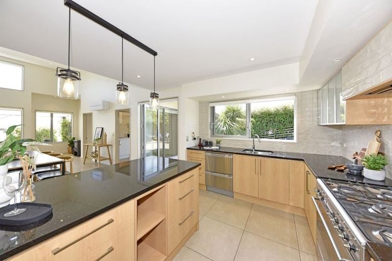 Photo of property in 11 Stonewall Place, Huntsbury, Christchurch, 8022