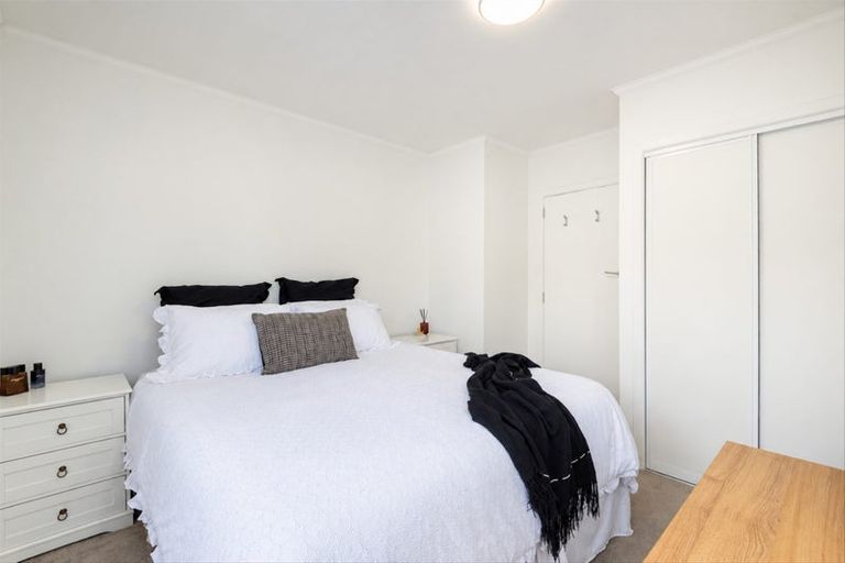 Photo of property in 42 Matipo Road, Mairangi Bay, Auckland, 0630