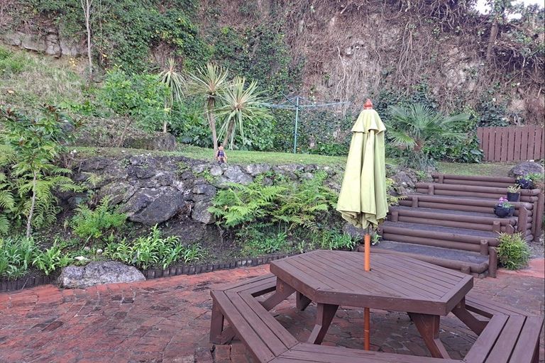 Photo of property in 10 Coote Road, Bluff Hill, Napier, 4110