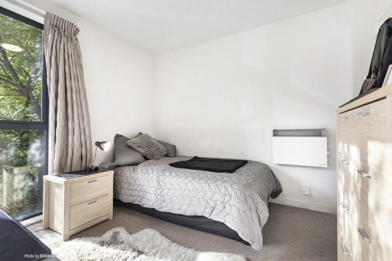 Photo of property in 11 Rarangi Way, Owhiro Bay, Wellington, 6023