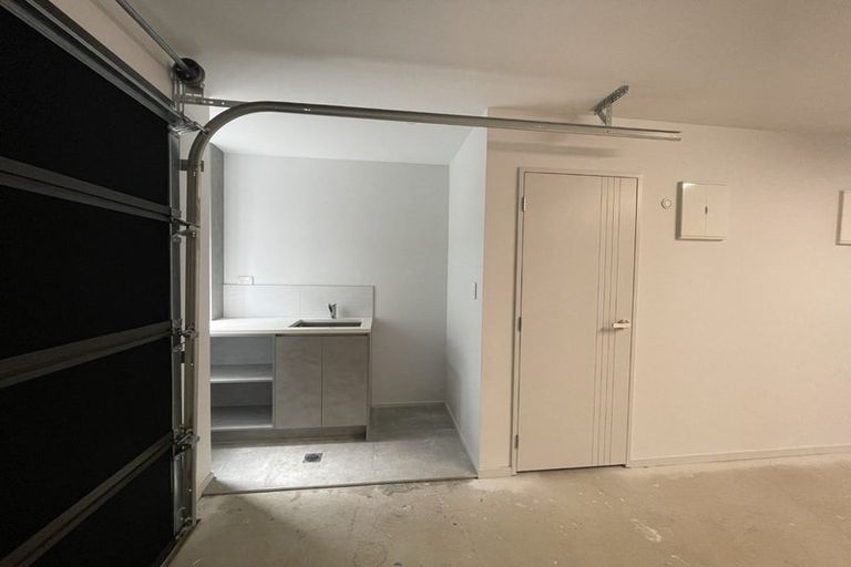 Photo of property in 2c Fowler Street, Northcote, Auckland, 0627