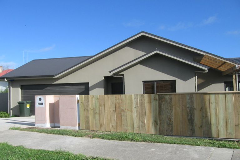 Photo of property in 2 Pharazyn Street, Feilding, 4702