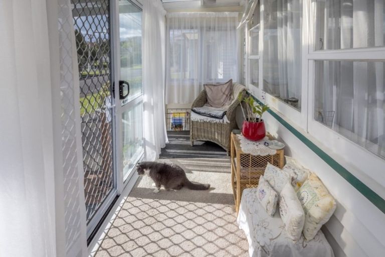 Photo of property in 4 Chester Street, Levin, 5510