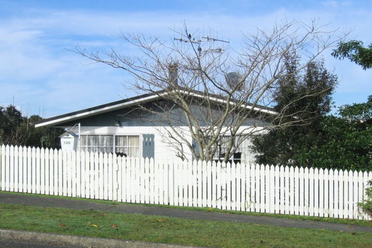 Photo of property in 100 Alcoba Street, Te Kamo, Whangarei, 0112