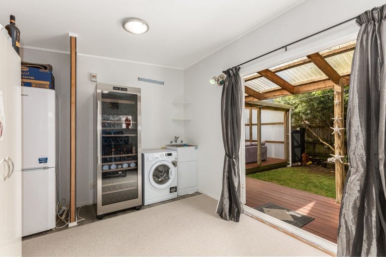 Photo of property in 75 Marine Parade, Eastbourne, Lower Hutt, 5013