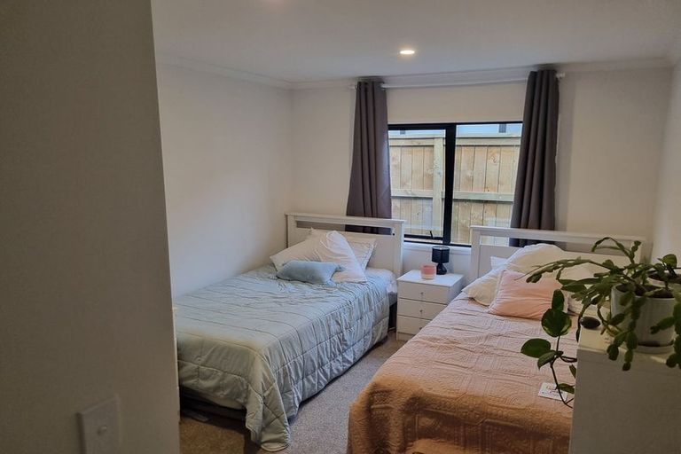 Photo of property in 1 Perendale Road, Jacks Point, 9371