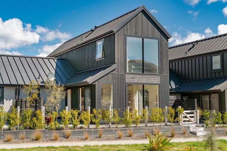 Photo of property in 4 Chapman Drive, Jacks Point, 9371