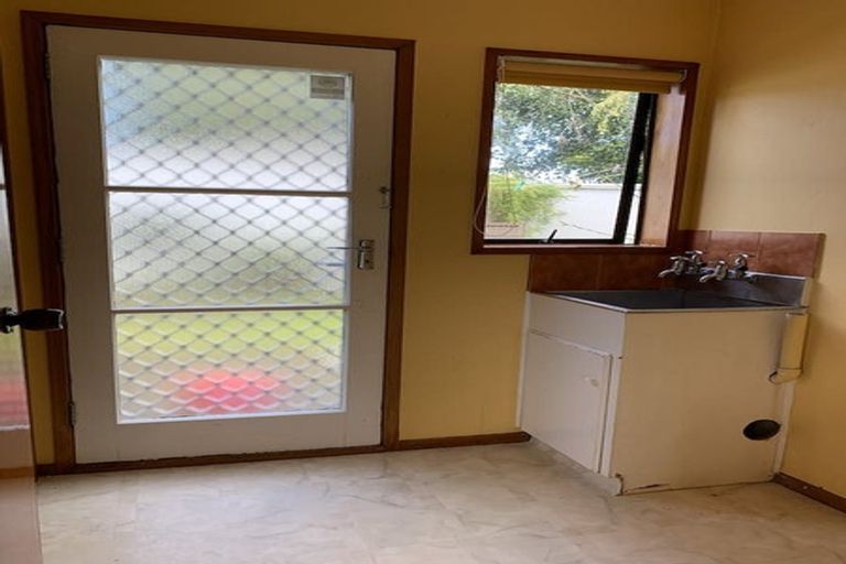 Photo of property in 2/14 Galloway Crescent, Farm Cove, Auckland, 2012