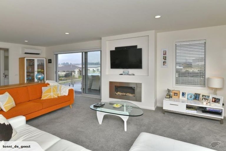 Photo of property in 15 Aroha Street, Pegasus, 7612