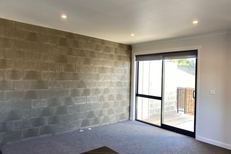 Photo of property in 2/30 May Street, Hamilton East, Hamilton, 3216