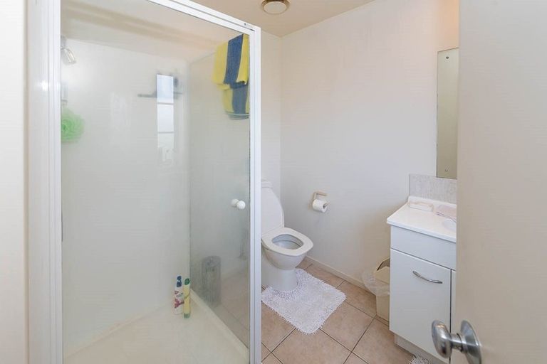 Photo of property in 7/78 Fernhill Way, Oteha, Auckland, 0632