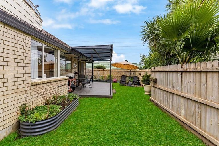 Photo of property in 124 Charles Prevost Drive, The Gardens, Auckland, 2105