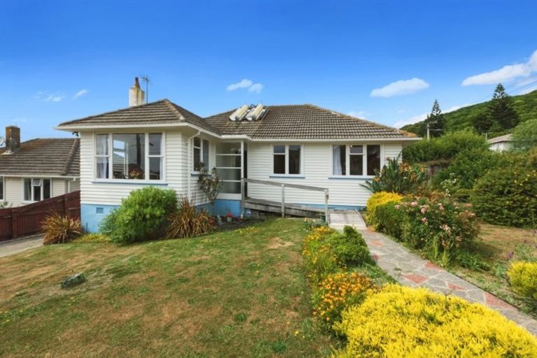 Photo of property in 5 Waiho Terrace, Elsdon, Porirua, 5022