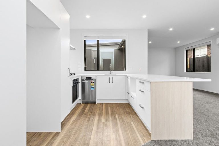 Photo of property in 2/61 Forest Lake Road, Hamilton, 3200